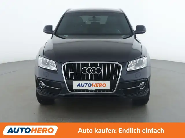 Audi Q5 view 9