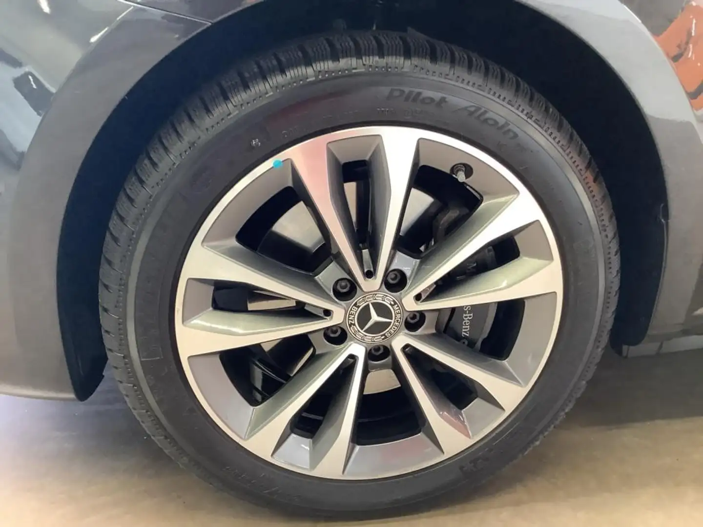 Mercedes-Benz V 220 d STYLE Distronic/360°/MultiBeam/AHK2.5T Grijs - 2