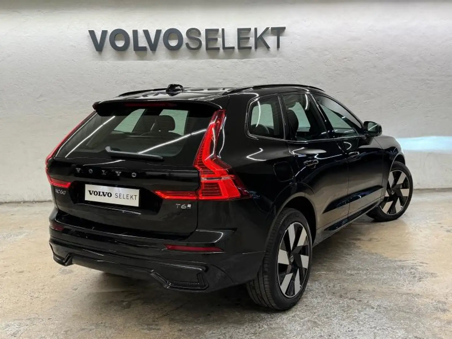 Volvo XC60 T6 Hybride Rechargeable 253 + 145ch Ultra Style Dark Geartronic 8 AWD Noir - 2