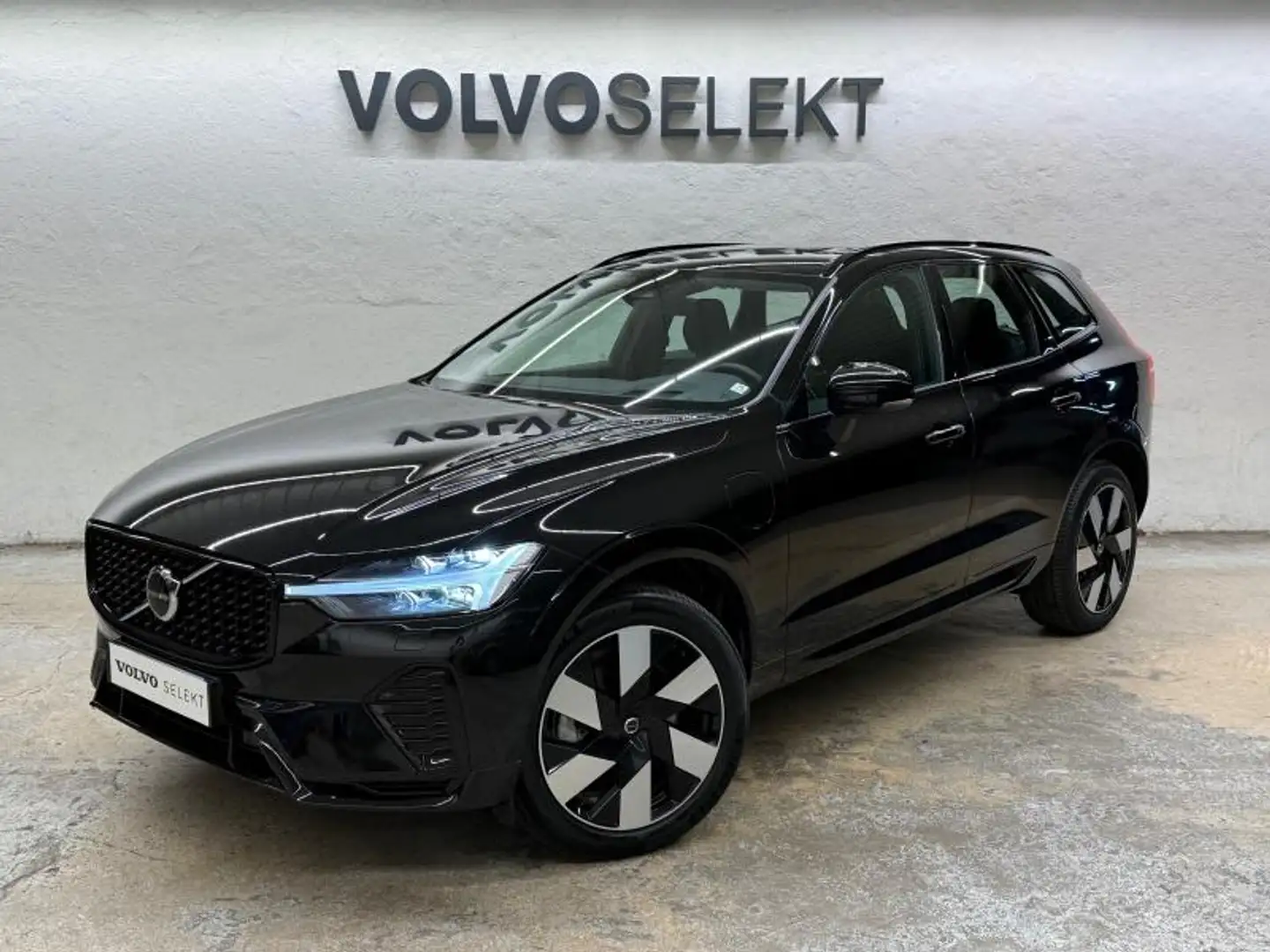 Volvo XC60 T6 Hybride Rechargeable 253 + 145ch Ultra Style Dark Geartronic 8 AWD Noir - 1