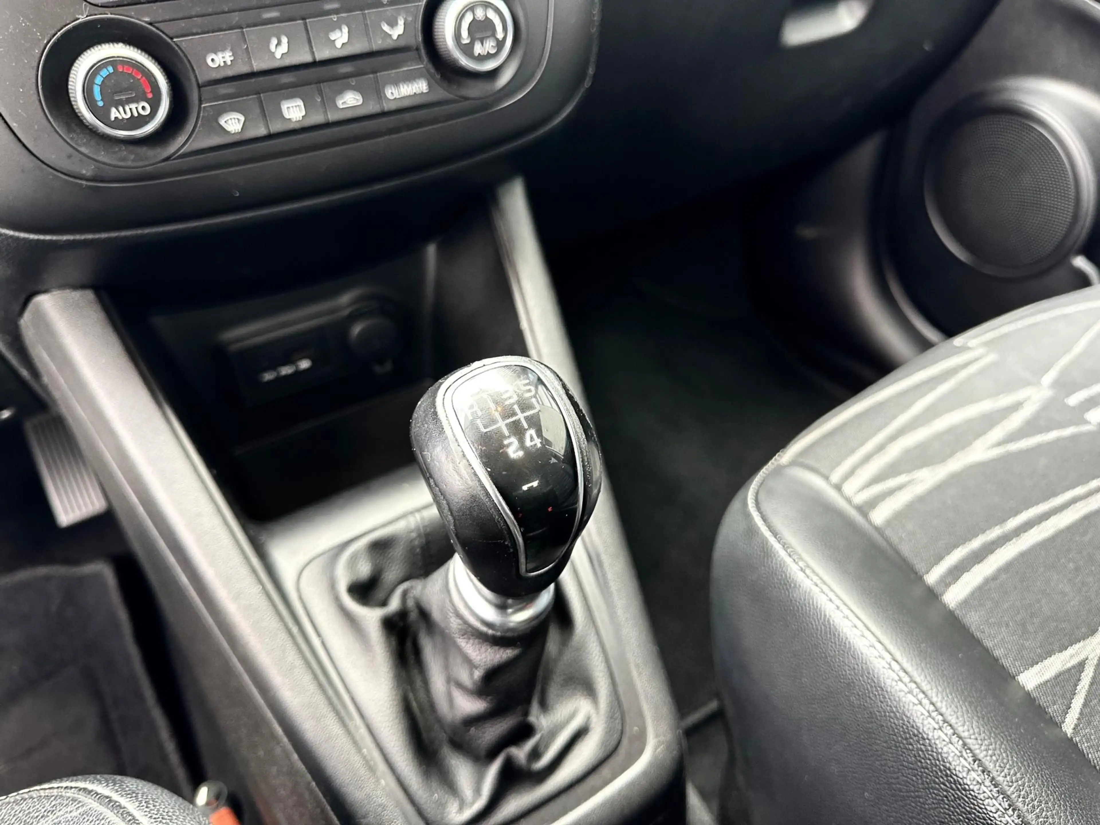 Kia Venga 1.4 CVVT DynamicPLusLine | CRUISECR | Navi | Camer — photo 12