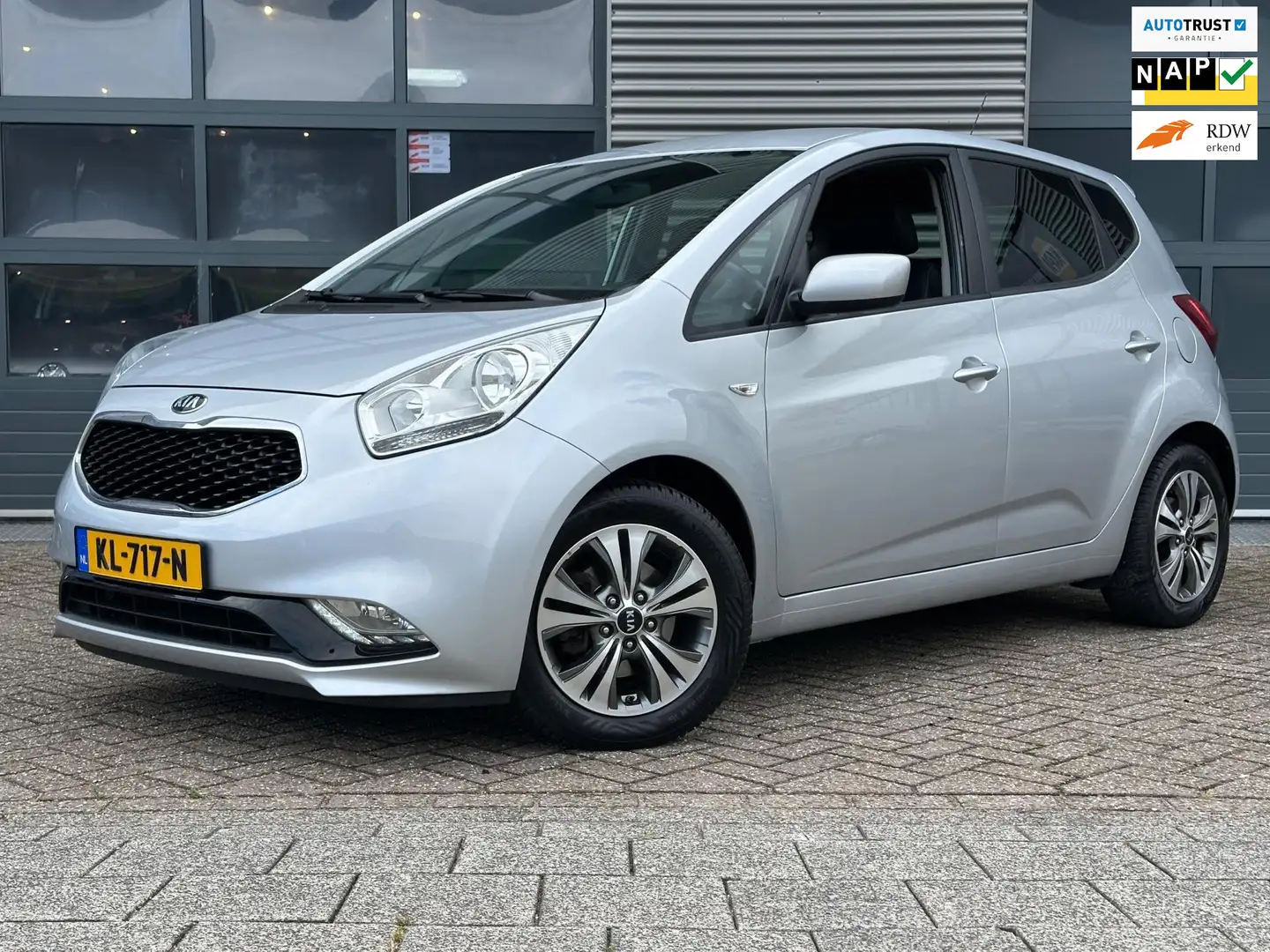 Kia Venga 1.4 CVVT DynamicPLusLine | CRUISECR | Navi | Camer Gris - 1