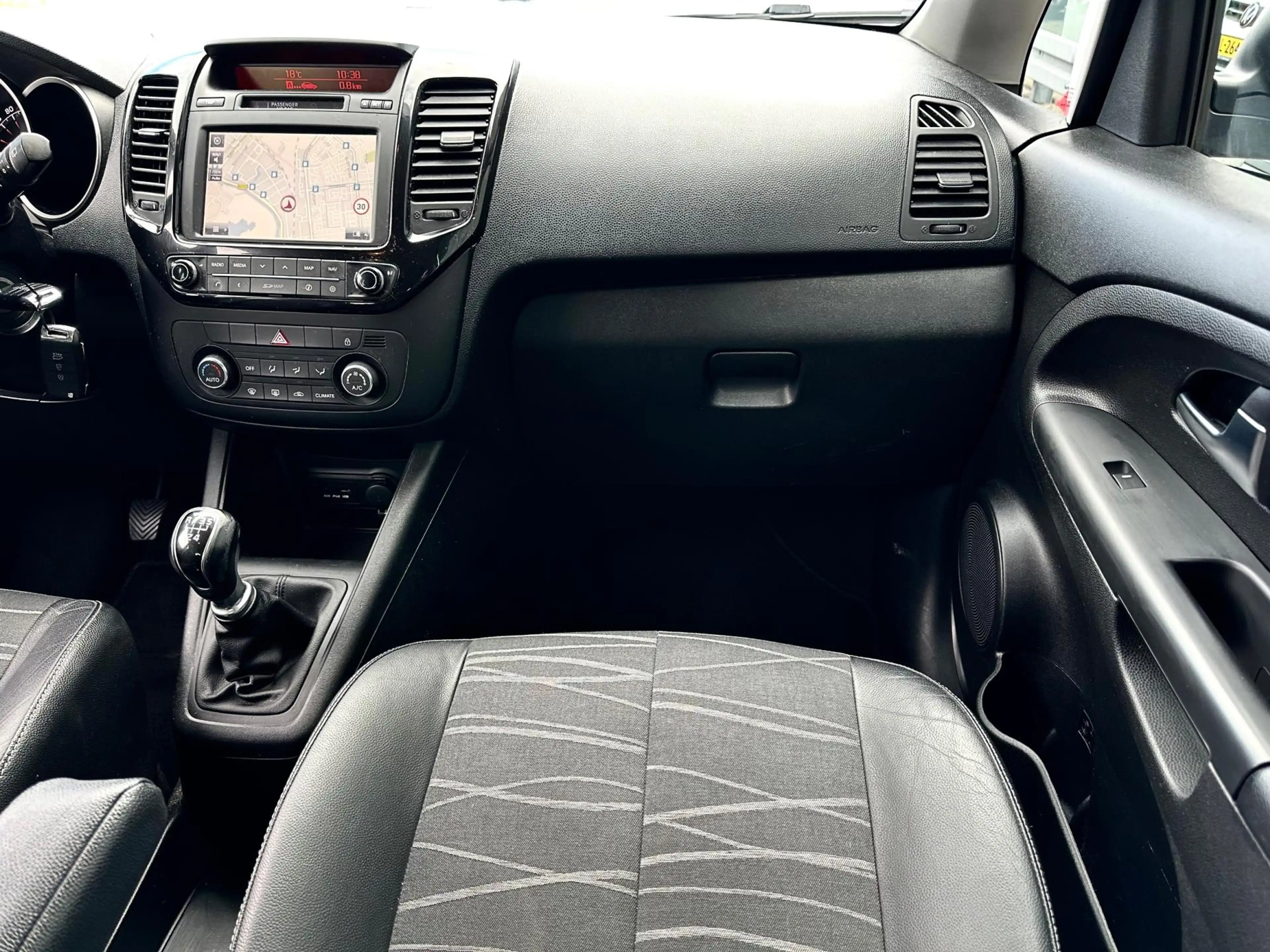 Kia Venga 1.4 CVVT DynamicPLusLine | CRUISECR | Navi | Camer — photo 13
