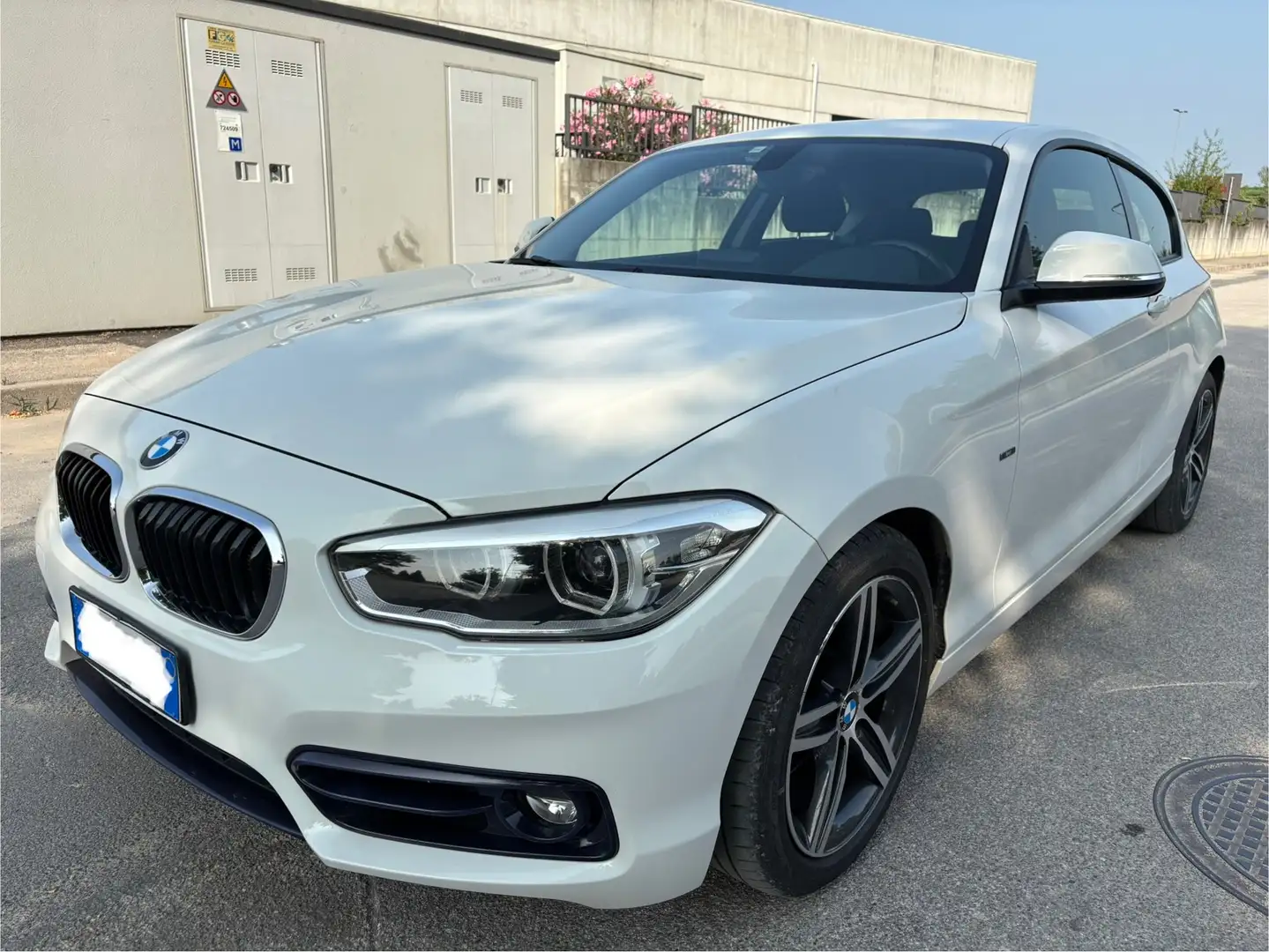 BMW 120 120d Sport 3p Bílá - 1