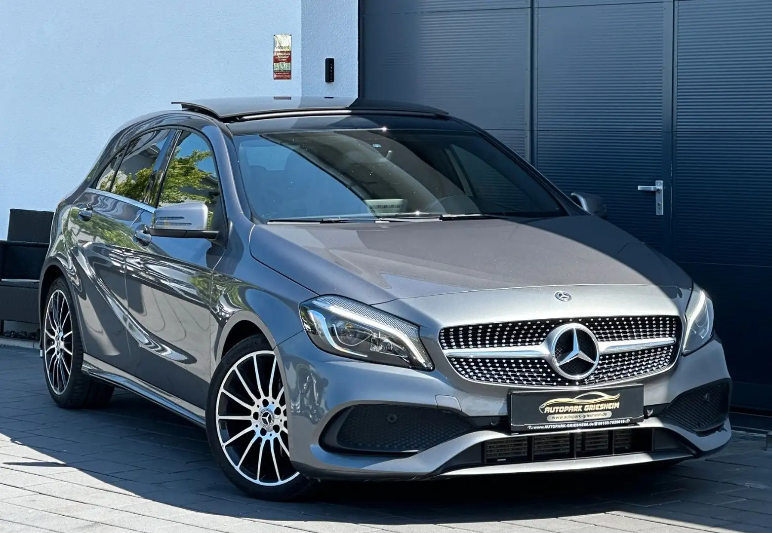 Mercedes-Benz A 200 d 4Matic*7G-DCT*AMG-LINE*NAVI*KAMERA*PANO* Grau - 1