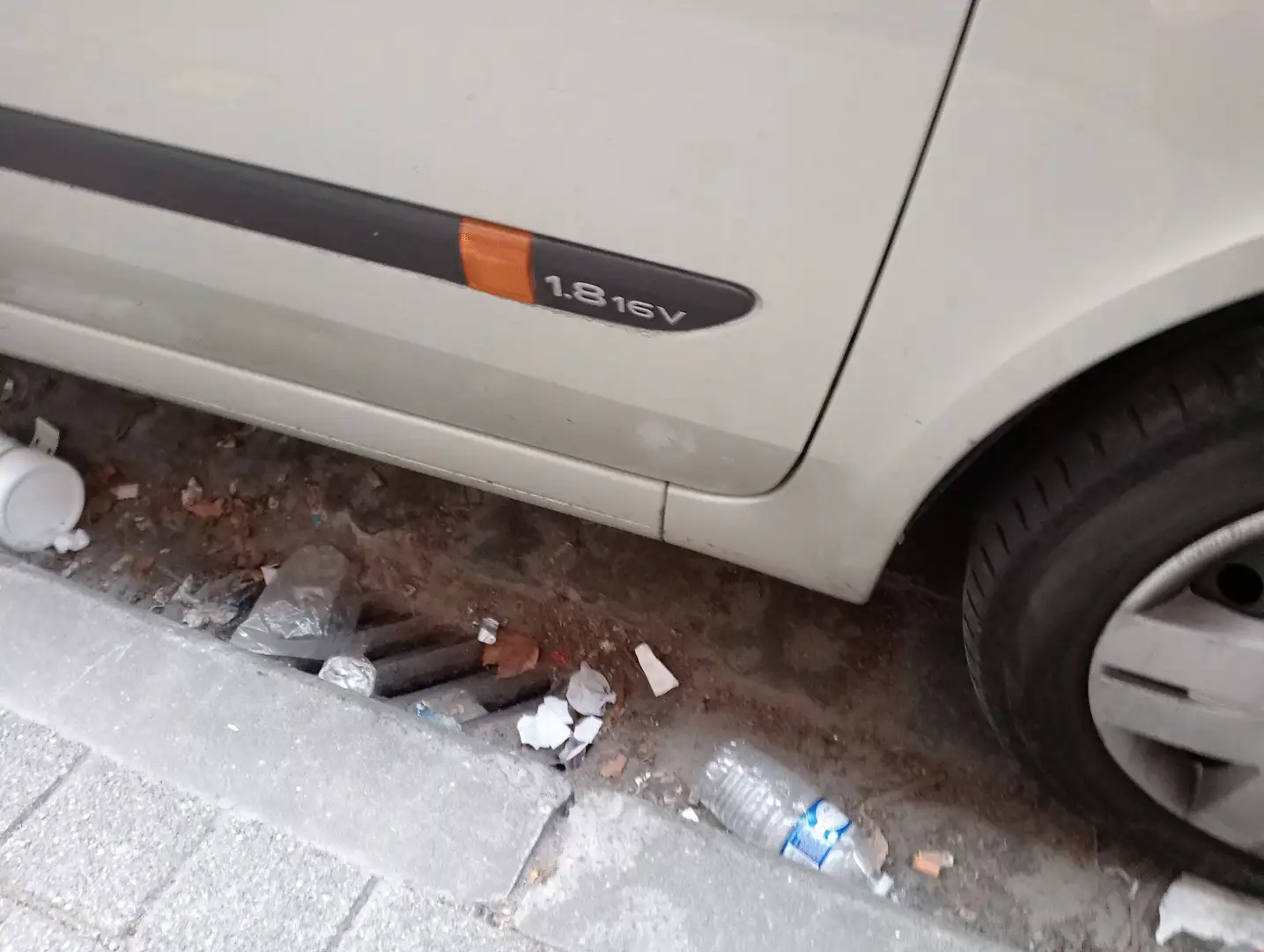 Renault Laguna 1.8i 16v Limited - 2