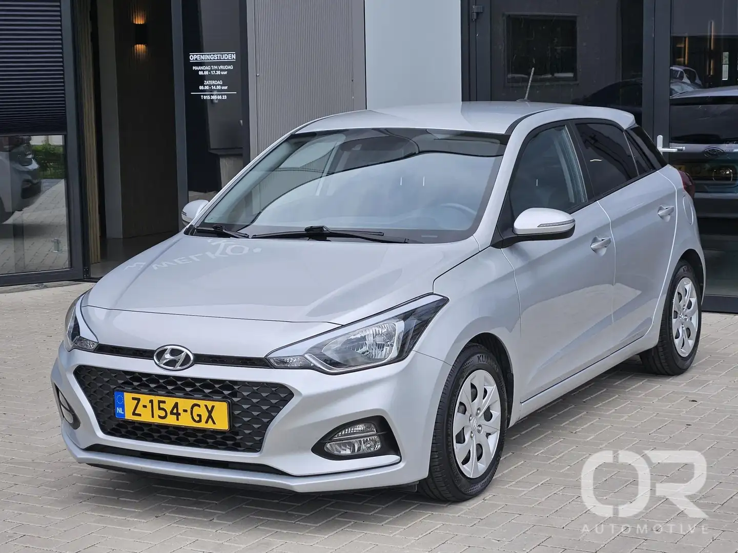 Hyundai i20 1.2 HP Edition Navi Carplay Camera DAB Gris - 1