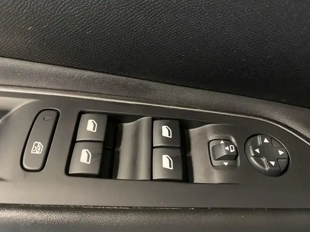 Peugeot 3008 view 13