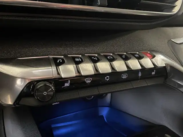 Peugeot 3008 view 11
