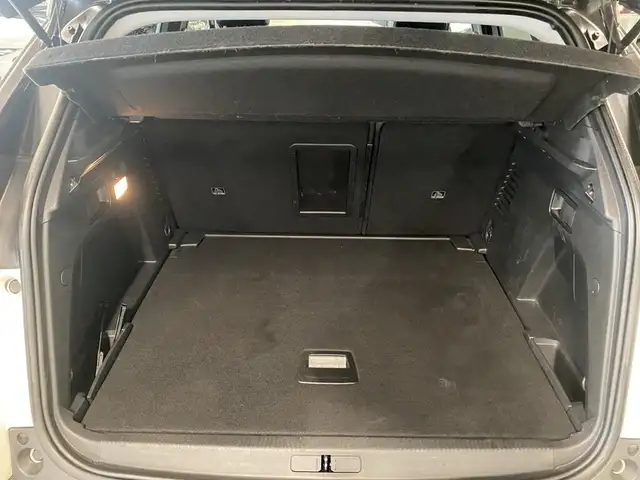 Peugeot 3008 view 9
