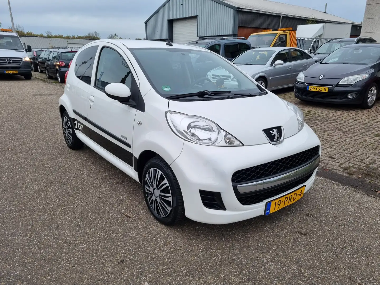 Peugeot 107 1.0-12V Millesim 200 Airco Bj:2011 NAP! White - 2