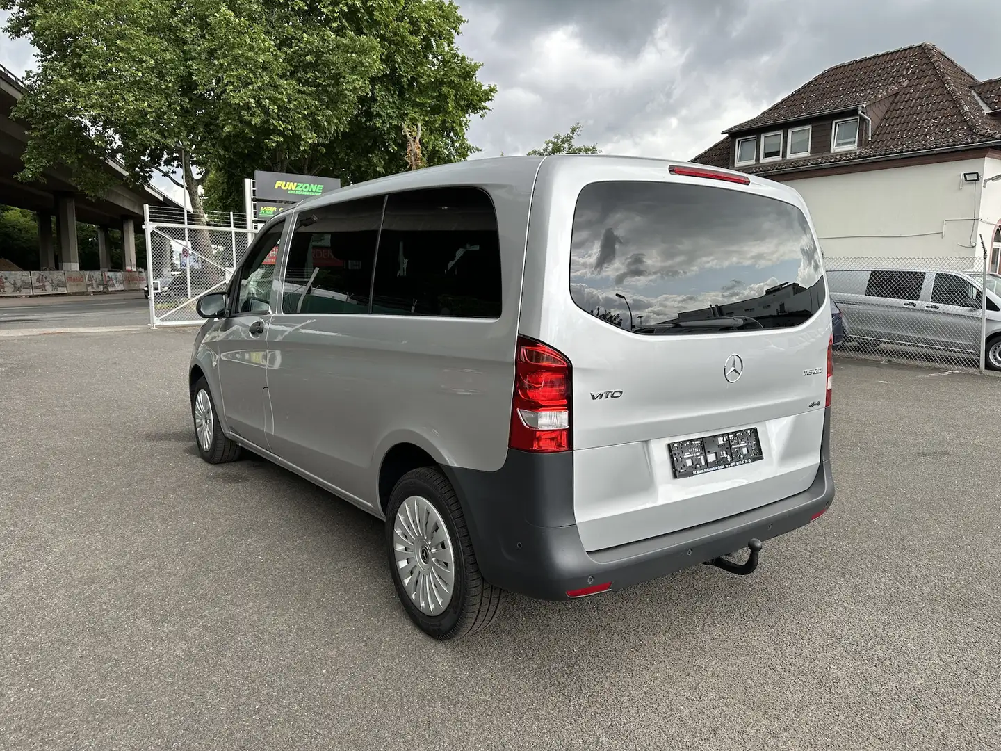 Mercedes-Benz Vito 116 CDI Mixto 4MATIC kompakt Argent - 2