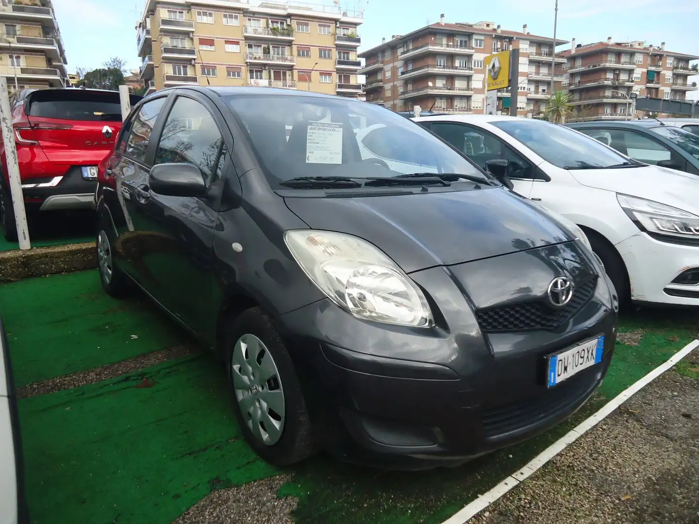 Toyota Yaris Yaris 1.3 5 porte Sol Gris - 2