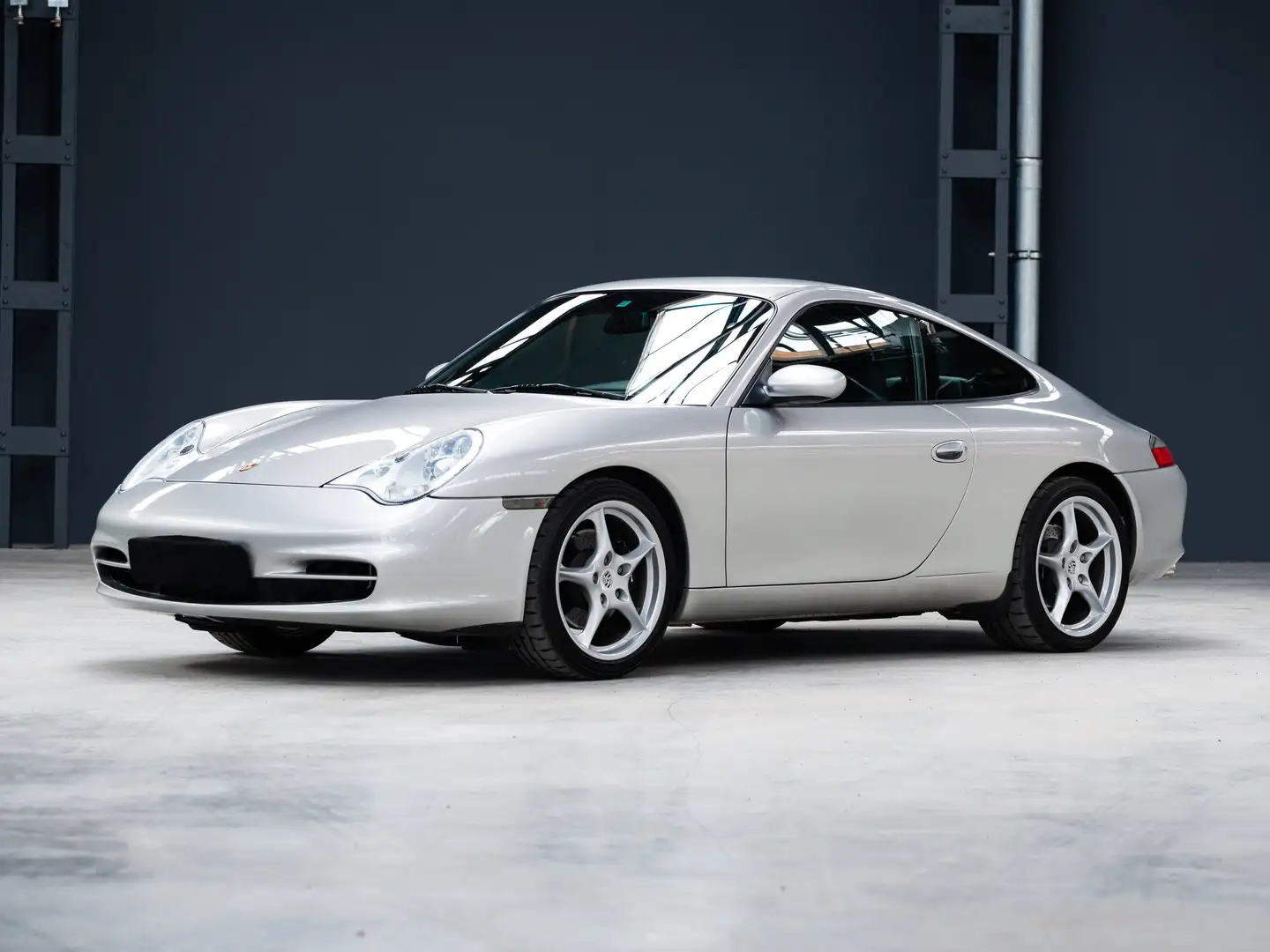 Porsche 996 Carrera Coupe 996.2 Срібний - 1