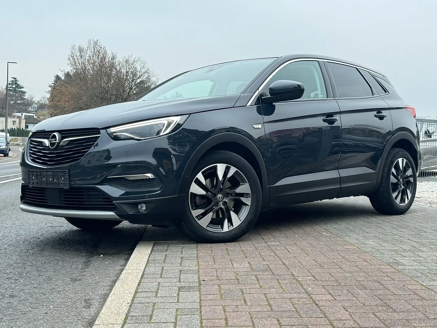 Opel Grandland X Innovation Bi LED Spurhalte+TotwinkelAssist AHK 1A Gris - 1
