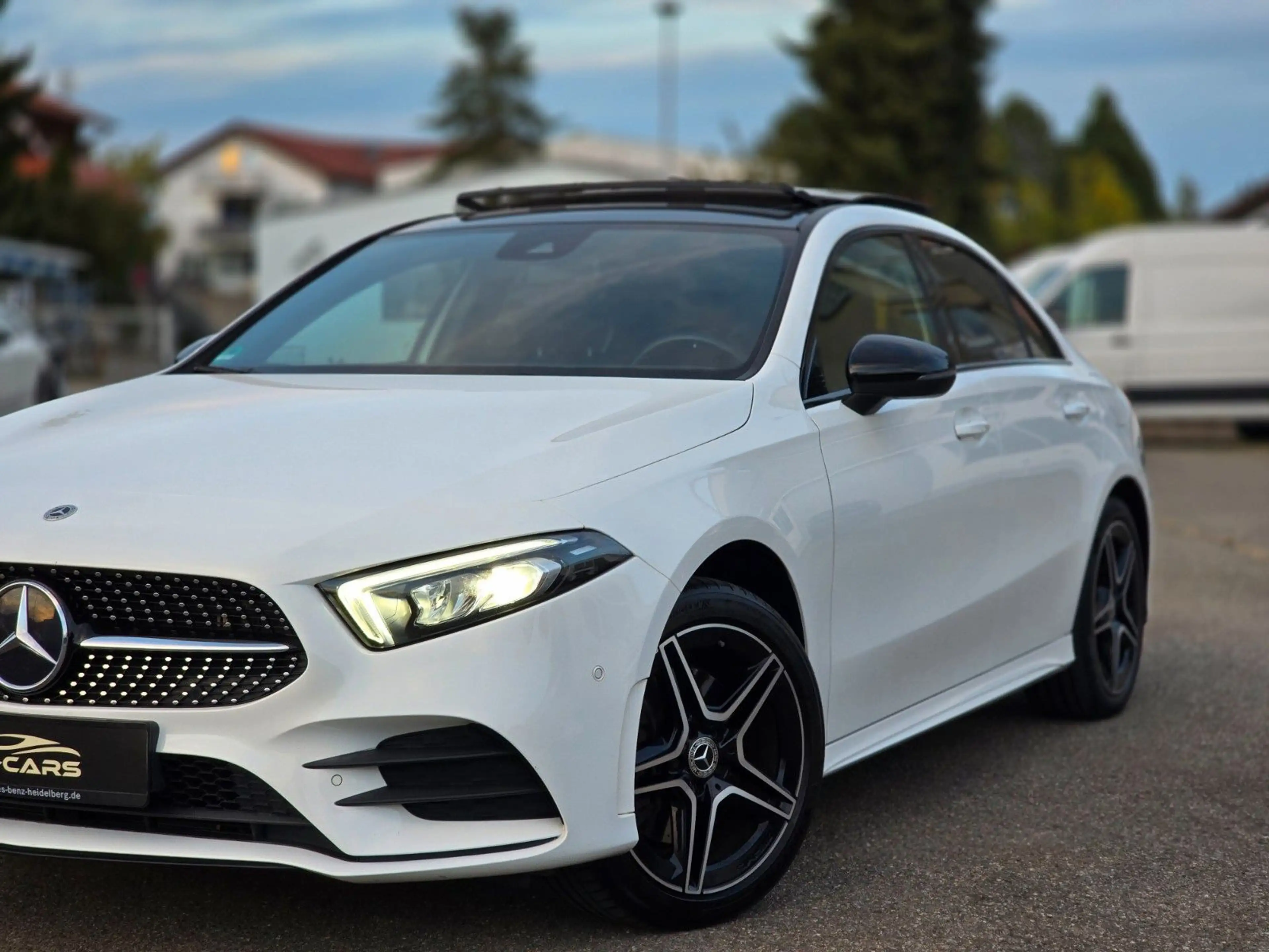 Mercedes-Benz A 250 e Limousine*AMG-STYLING*PANO*LED*NIGHT*ALU — photo 2