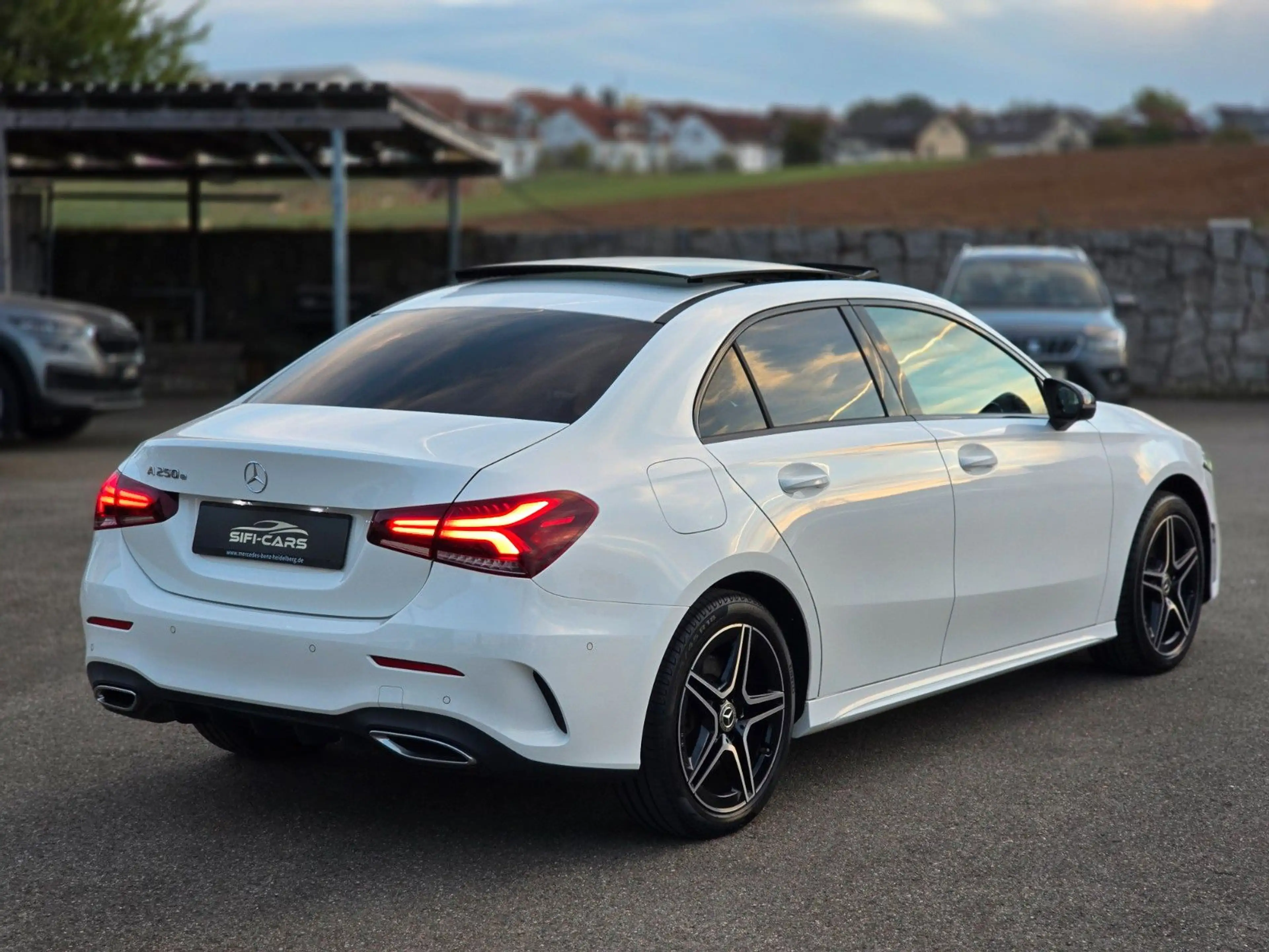 Mercedes-Benz A 250 e Limousine*AMG-STYLING*PANO*LED*NIGHT*ALU — photo 8