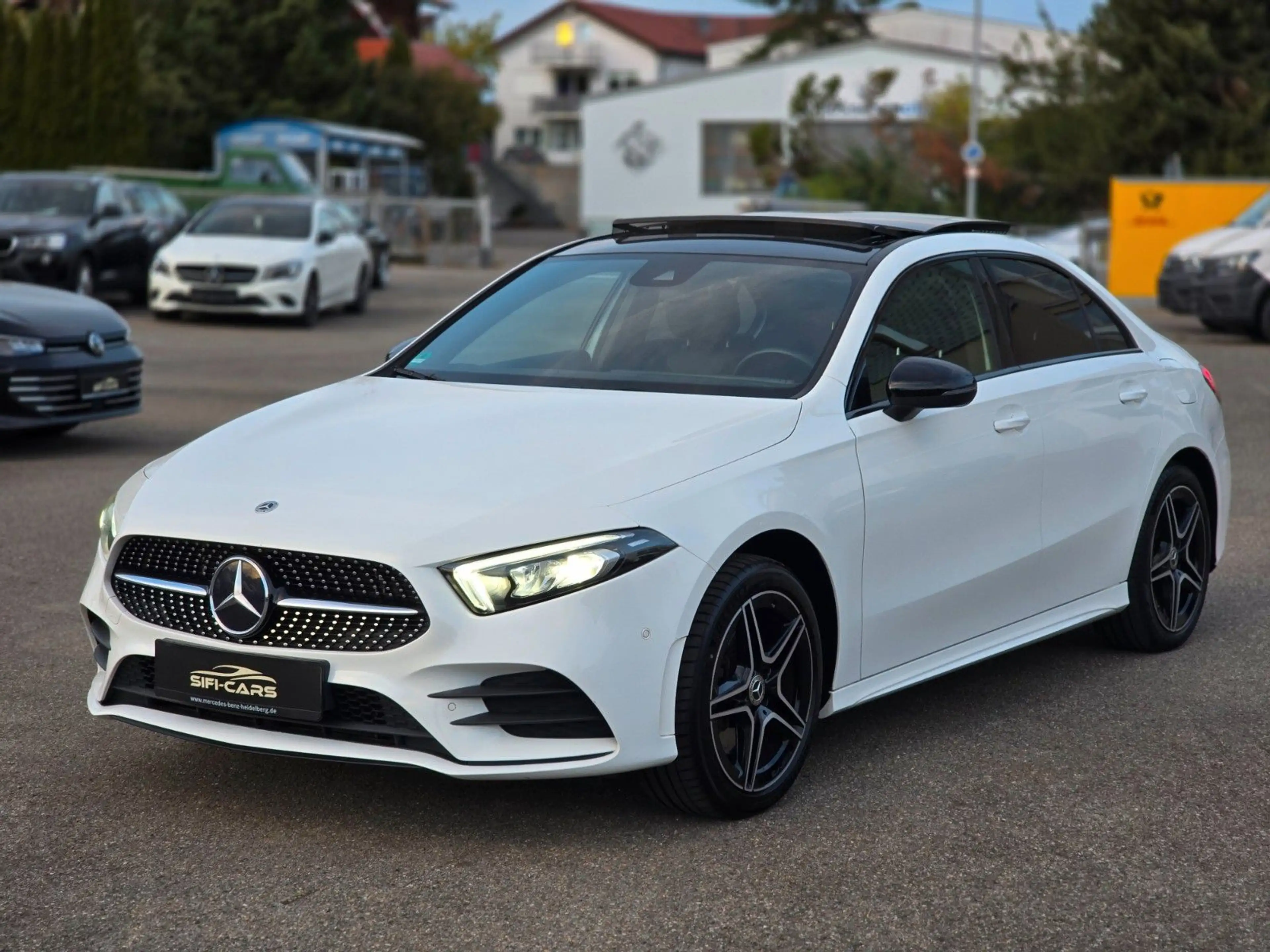Mercedes-Benz A 250 e Limousine*AMG-STYLING*PANO*LED*NIGHT*ALU — photo 3