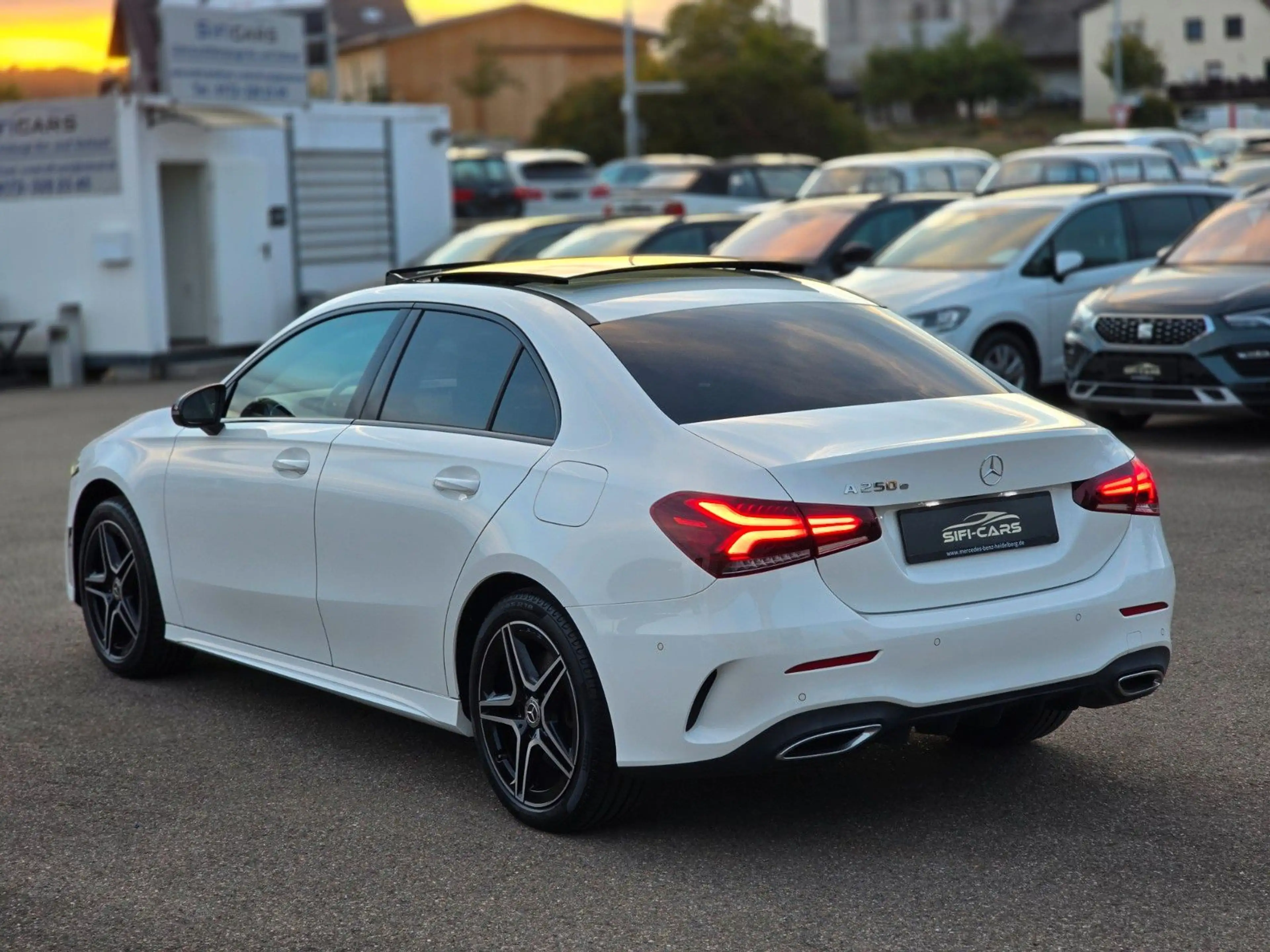 Mercedes-Benz A 250 e Limousine*AMG-STYLING*PANO*LED*NIGHT*ALU — photo 10