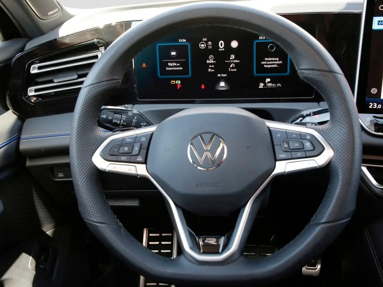Volkswagen Tiguan 1.5 eTSI R-Line Pano AHK Navi+VC ACC LED 360°Ka... 17