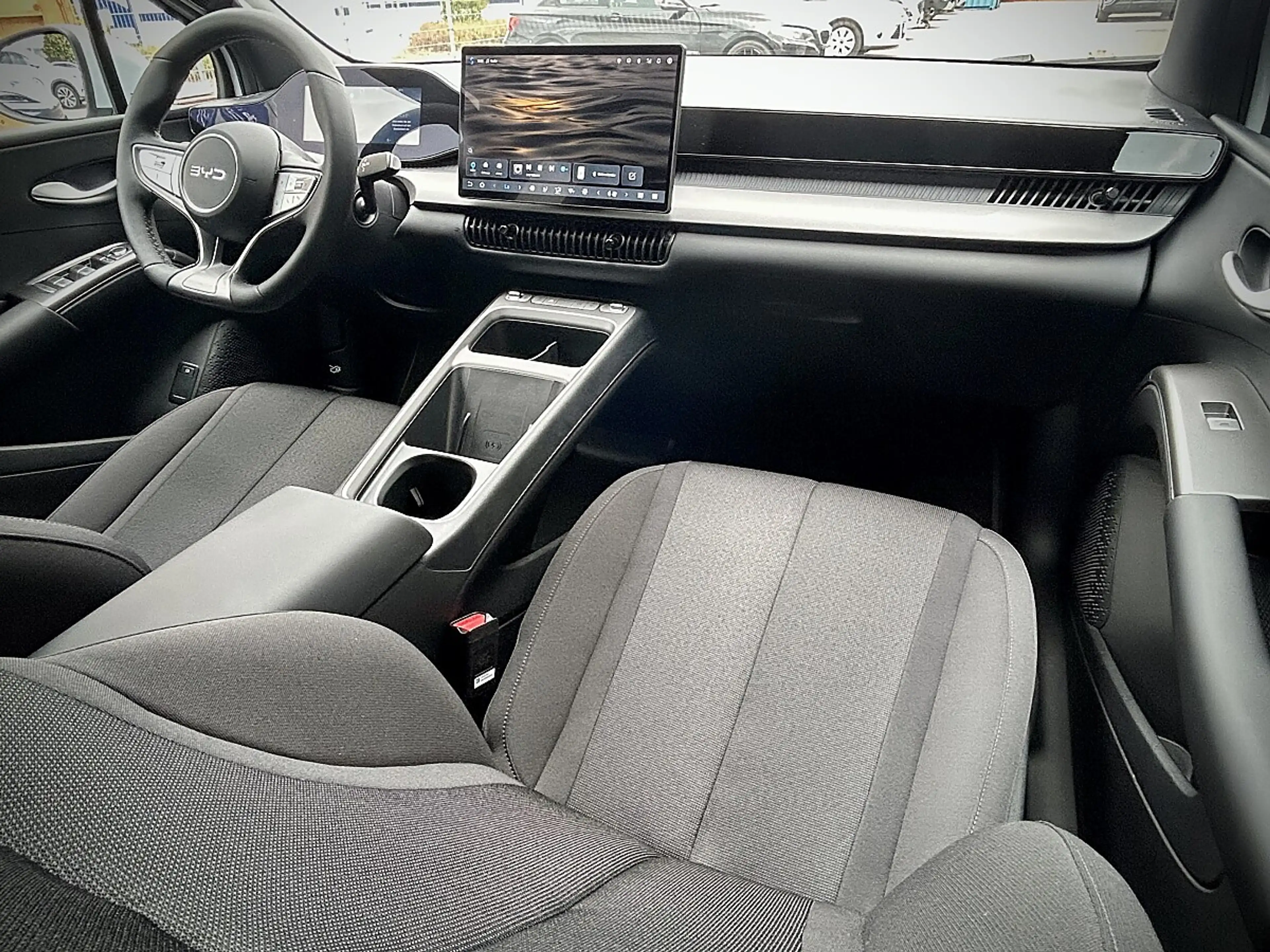 BYD Dolphin G Boost DM-i PHEV 18,3kWh - LEASING AKTION — photo 10