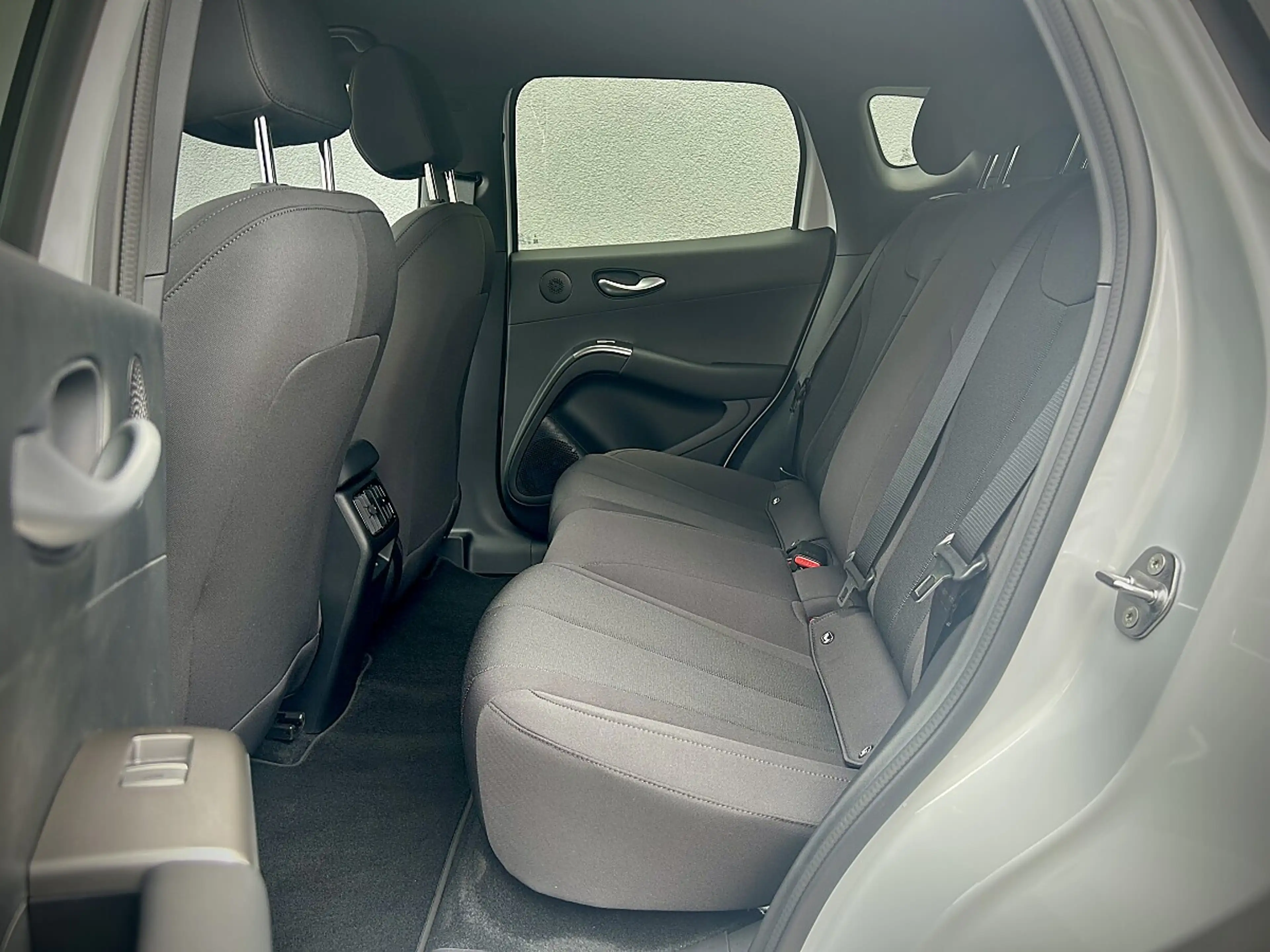 BYD Dolphin G Boost DM-i PHEV 18,3kWh - LEASING AKTION — photo 9