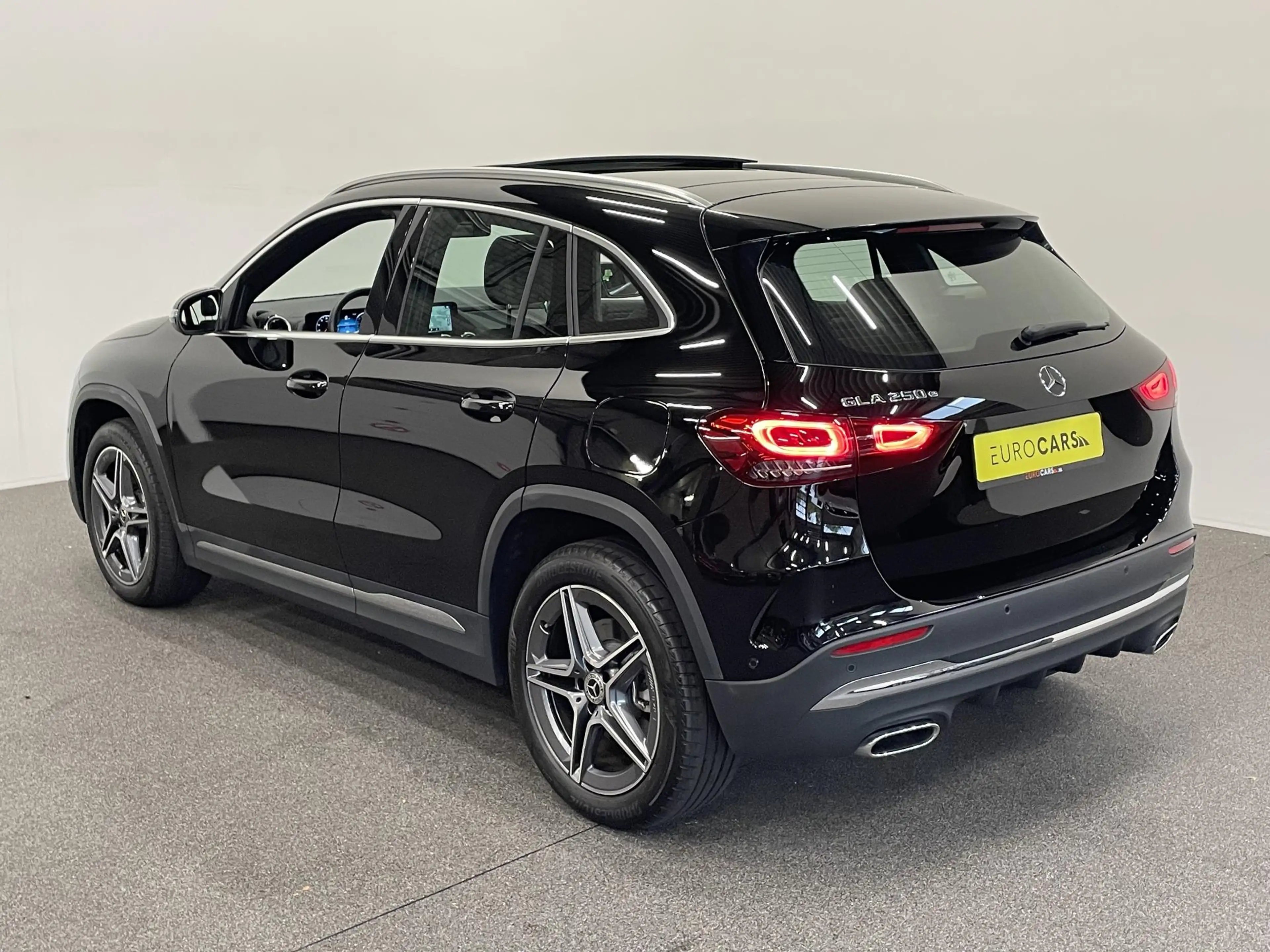 Mercedes-Benz GLA 250 e AMG Line PHEV Automaat Panorama dak 360 Camera A — photo 12
