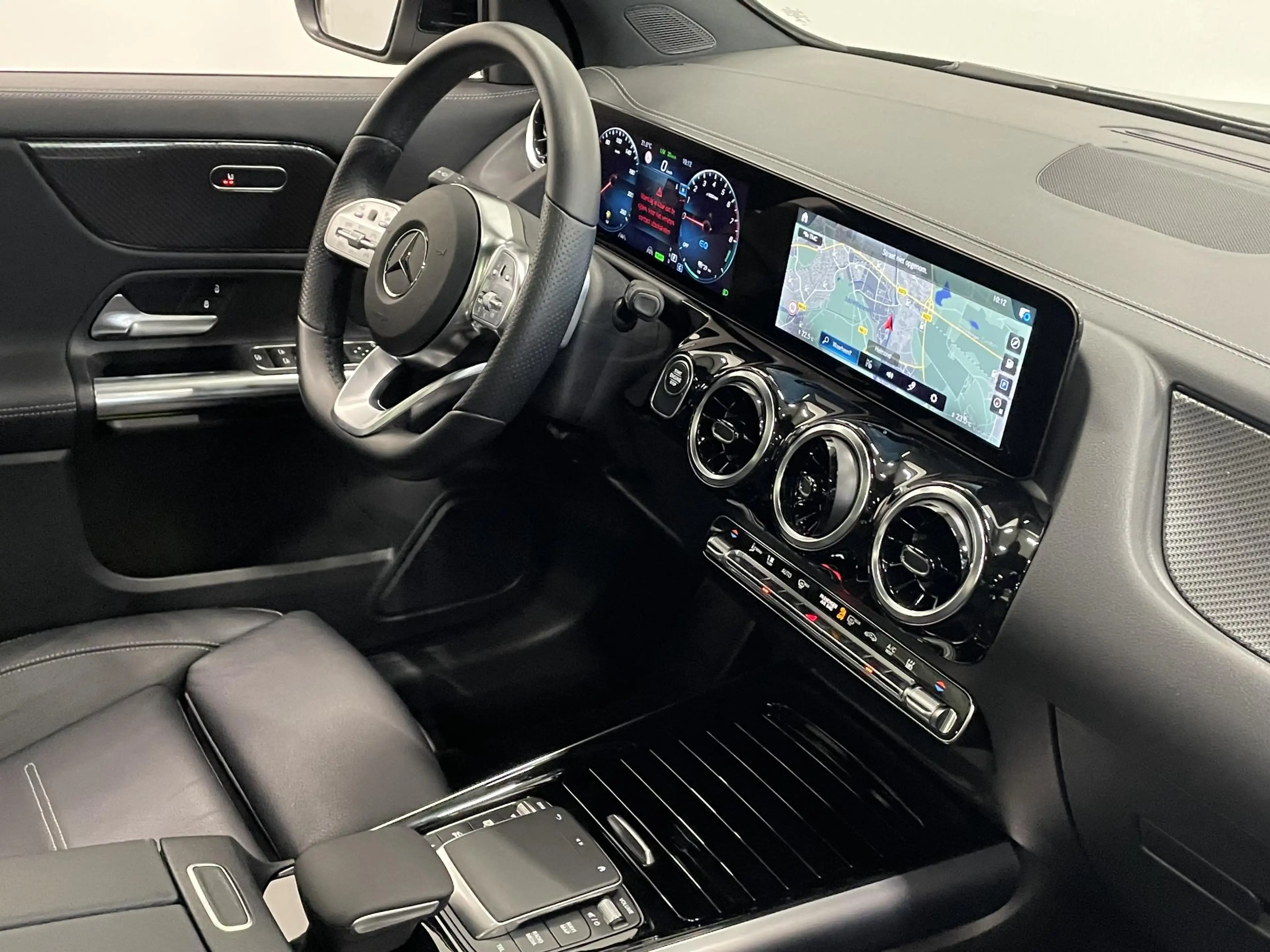 Mercedes-Benz GLA 250 e AMG Line PHEV Automaat Panorama dak 360 Camera A — photo 2