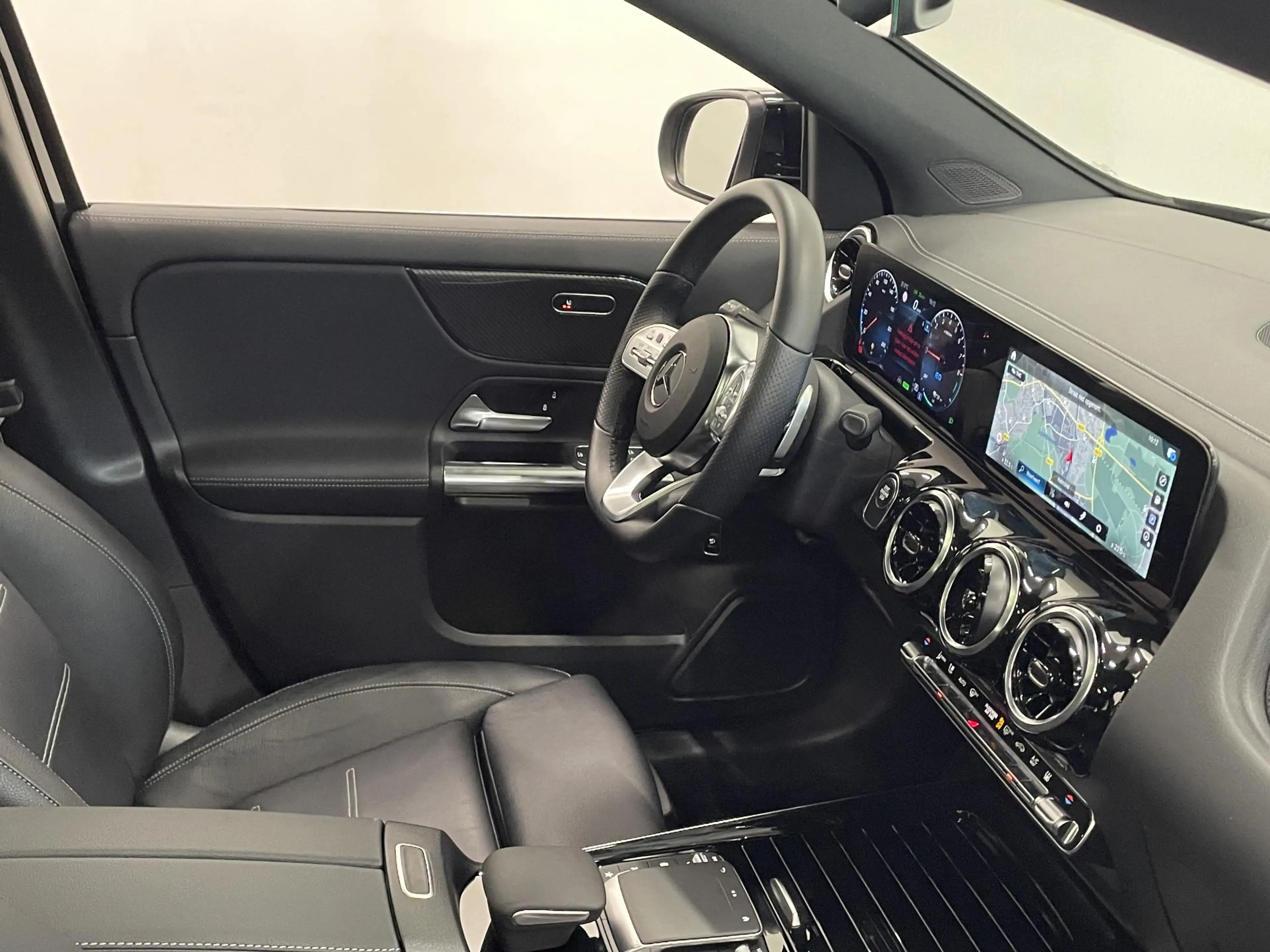 Mercedes-Benz GLA 250 e AMG Line PHEV Automaat Panorama dak 360 Camera A — photo 15