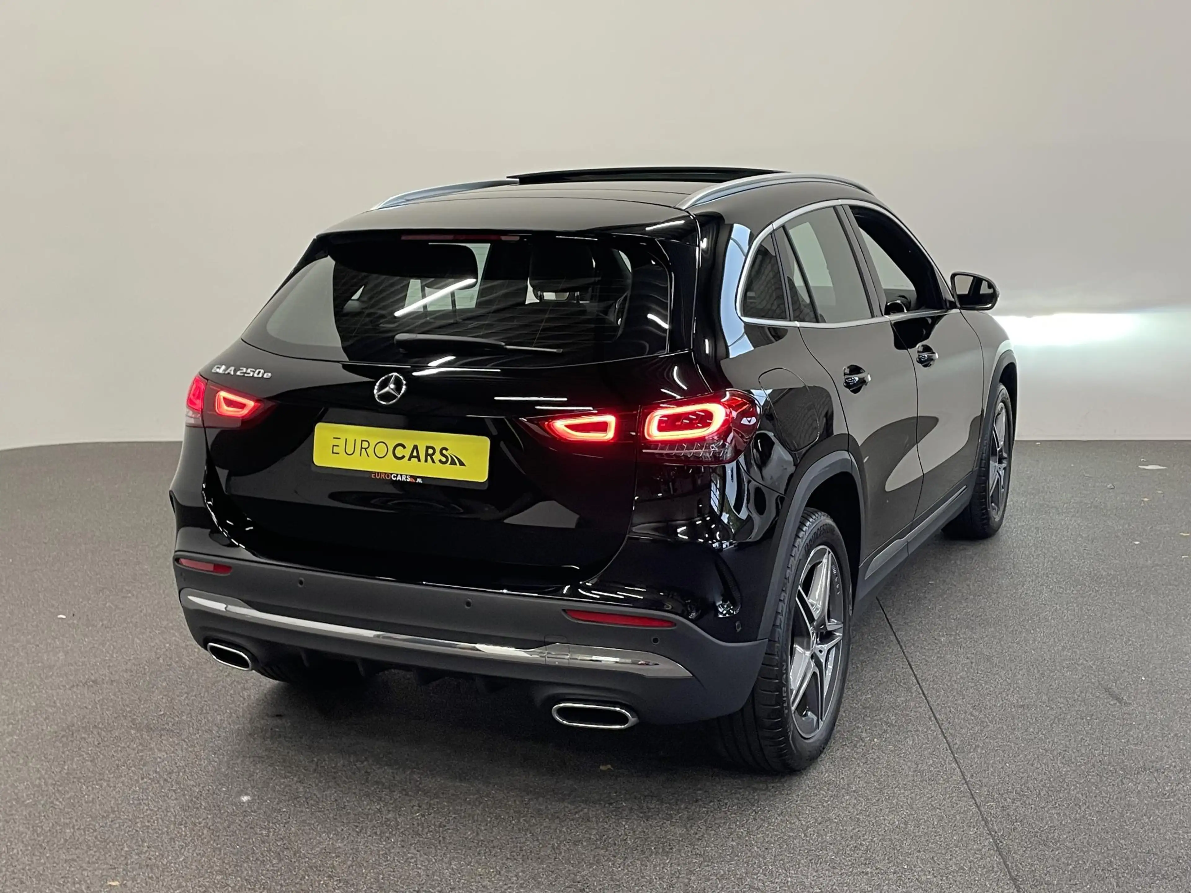 Mercedes-Benz GLA 250 e AMG Line PHEV Automaat Panorama dak 360 Camera A — photo 8