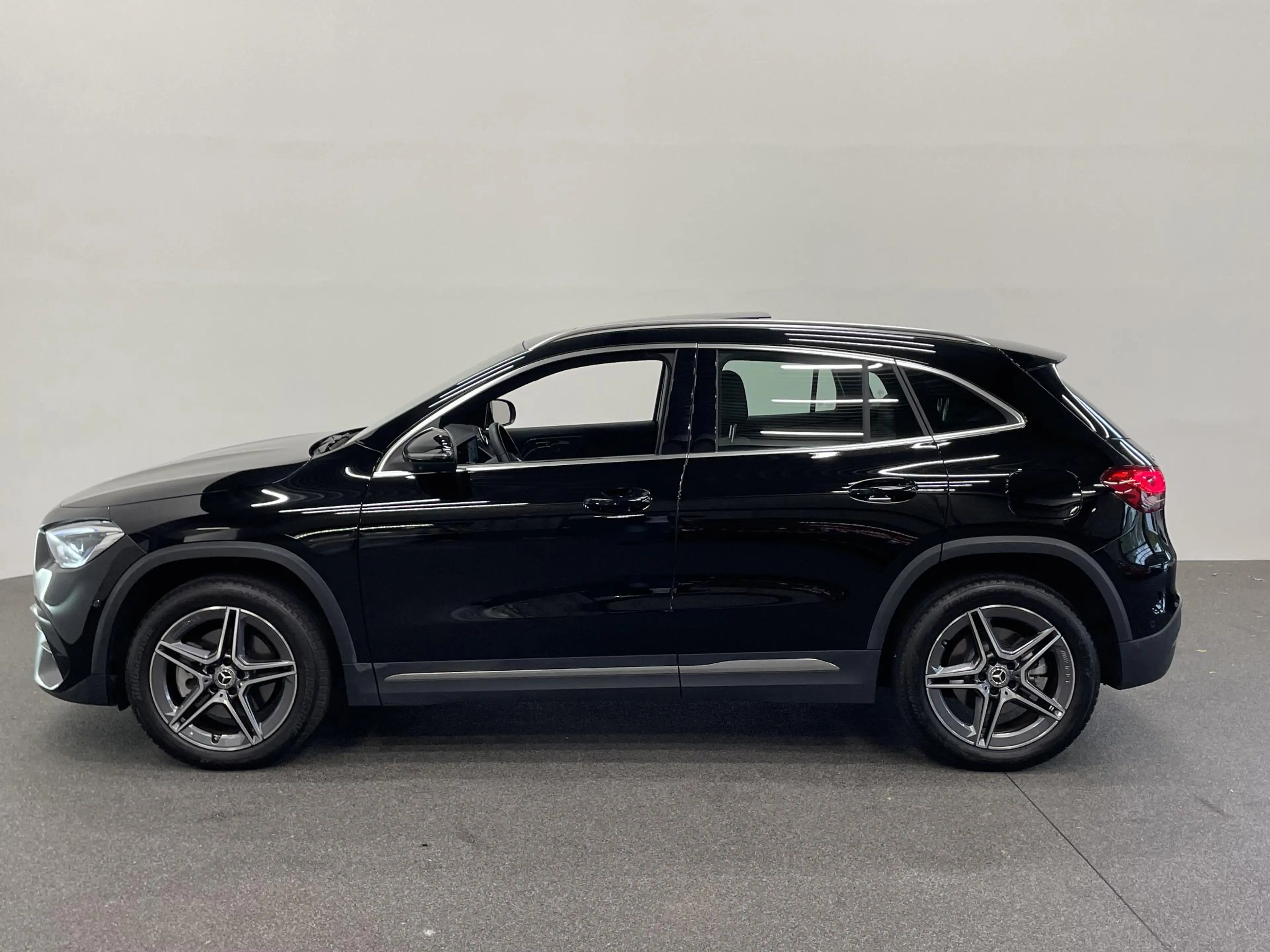 Mercedes-Benz GLA 250 e AMG Line PHEV Automaat Panorama dak 360 Camera A — photo 5