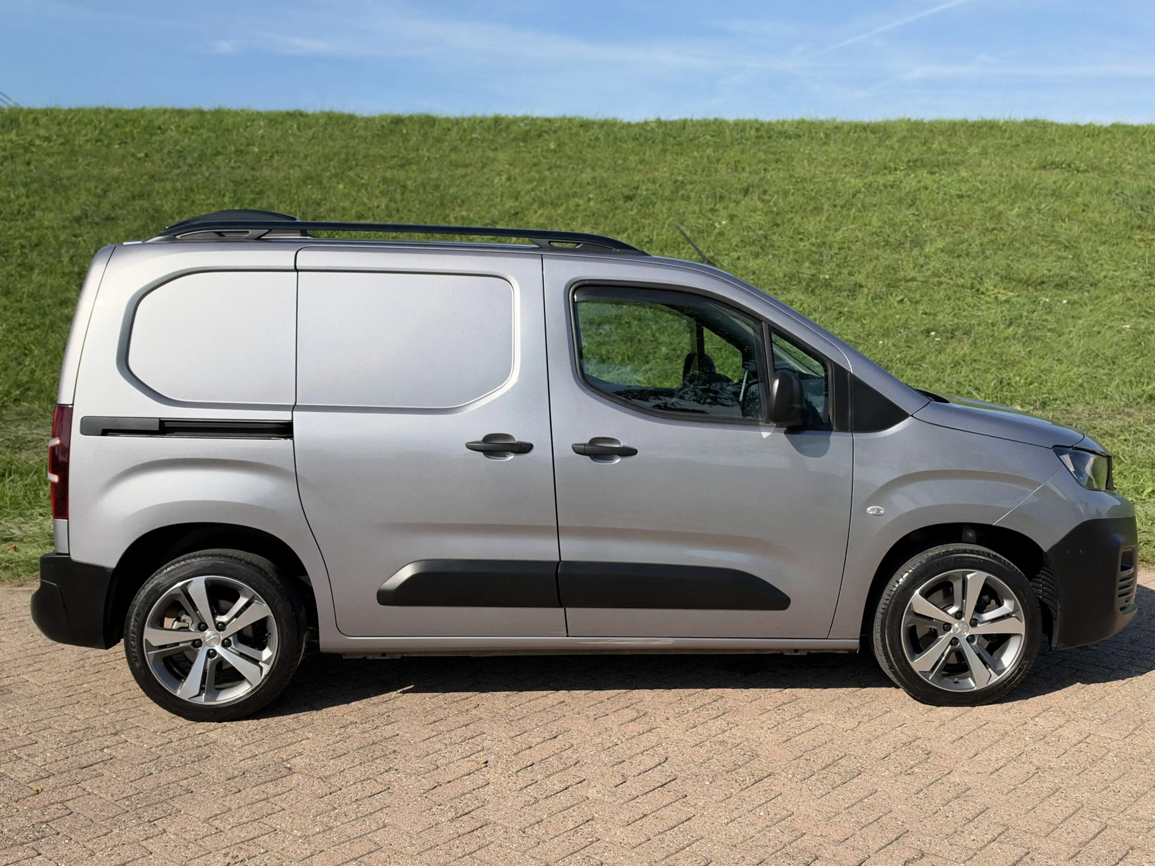 Peugeot Partner 1.5 BlueHDI Premium MAD Luchtvering op achteras | — photo 9