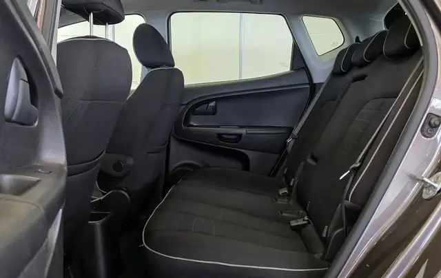 Kia Venga view 12