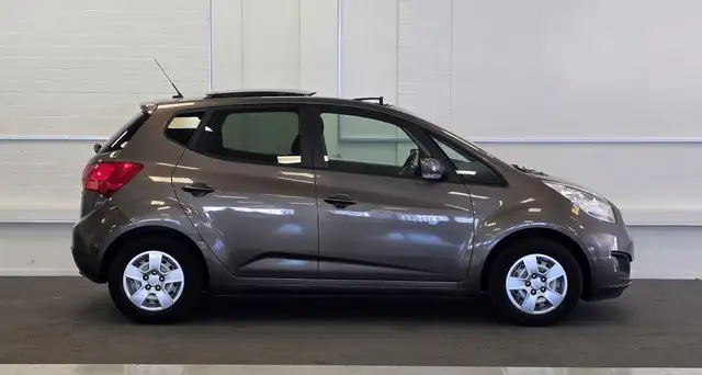 Kia Venga view 5