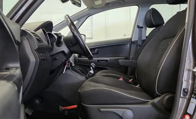 Kia Venga view 11