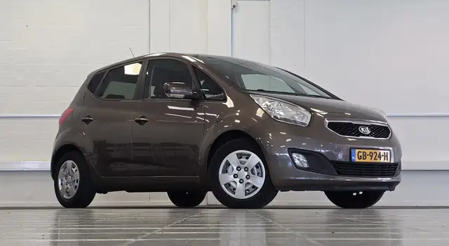 Kia Venga view 2
