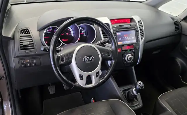 Kia Venga view 10