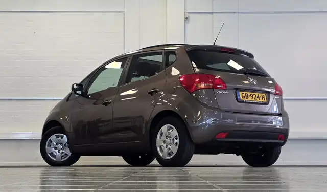 Kia Venga view 6