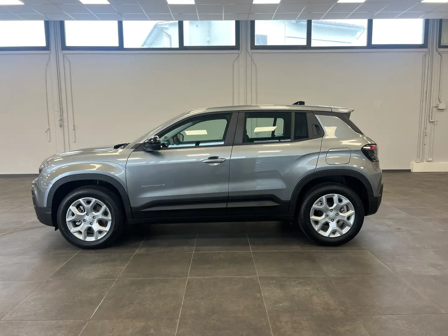 Jeep Avenger Avenger 1.2 HYBRID Turbo 100 CV MHEV Altitude Gris - 2