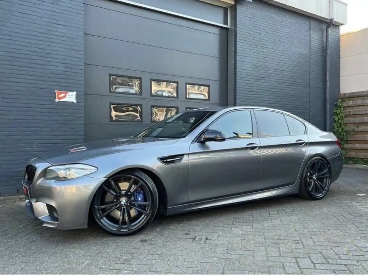 BMW 523 M5 uitgevoerd liefhebbers auto!! Grijs - 2