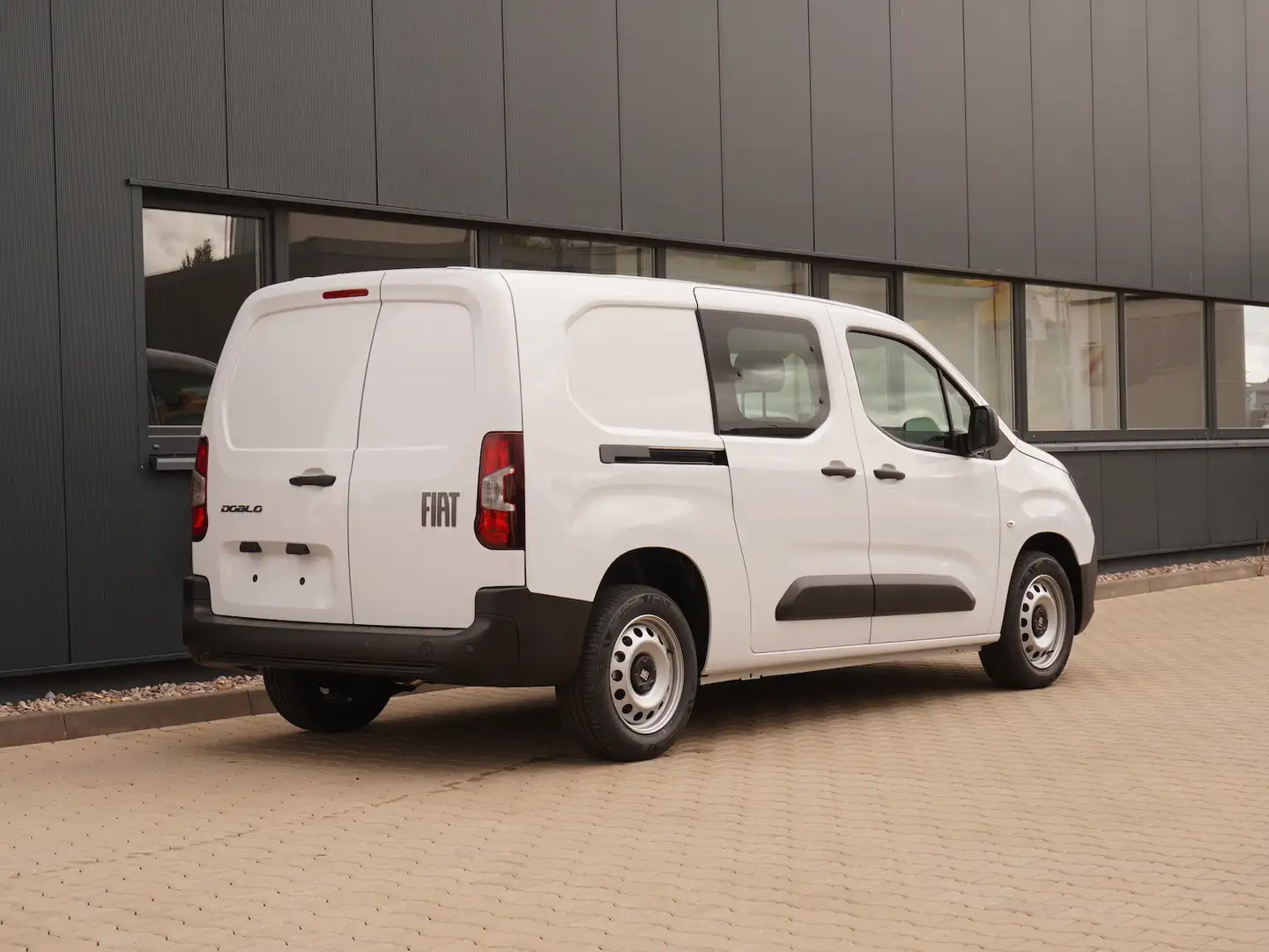Fiat Doblo Maxi MultiCab / 5-Sitzer Blanc - 2