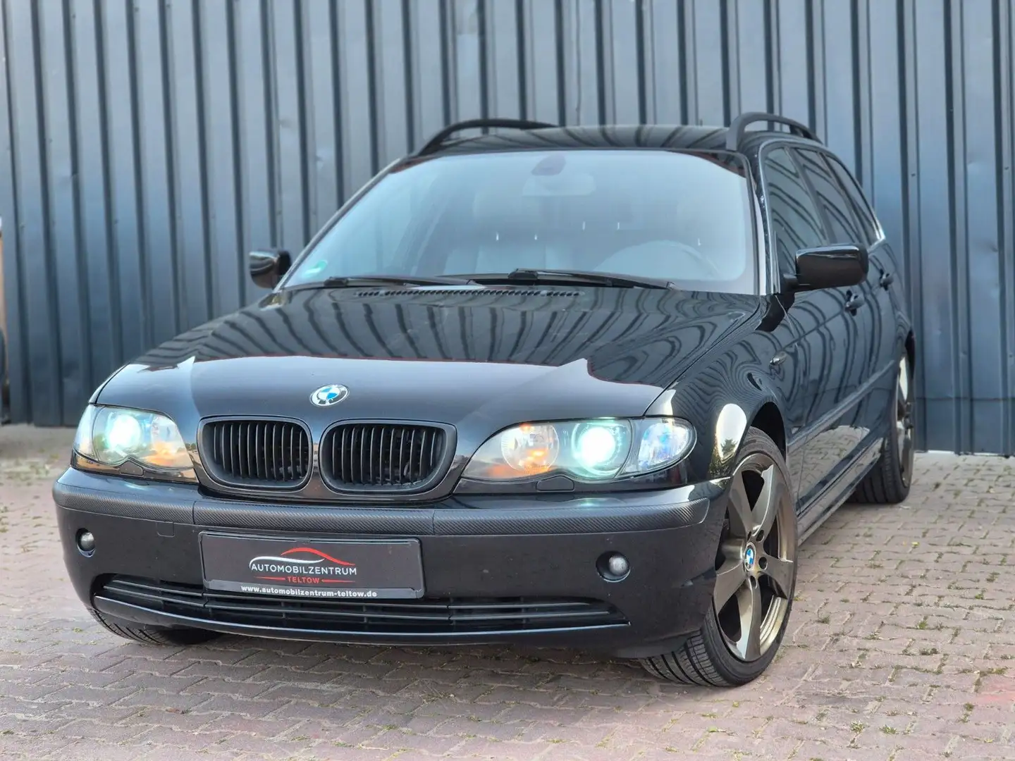 BMW 320 i Touring Edition Exclusive Navi Leder Xenon Noir - 1