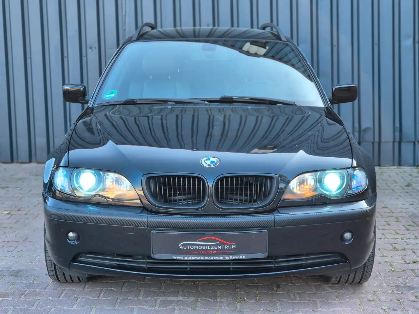 BMW 320 i Touring Edition Exclusive Navi Leder Xenon Noir - 2