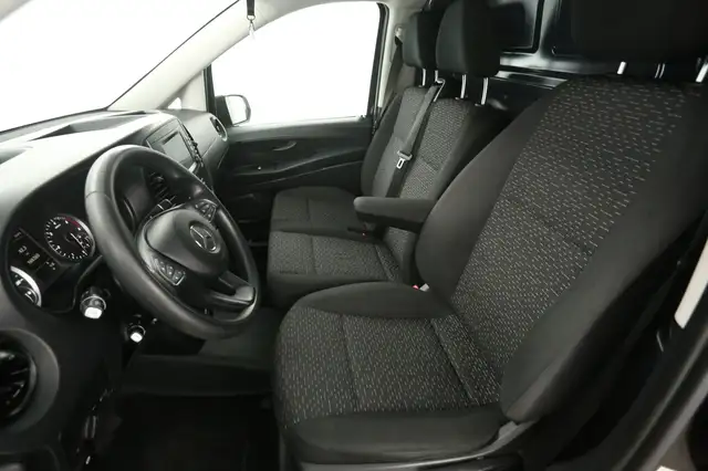 Mercedes-Benz Vito view 9