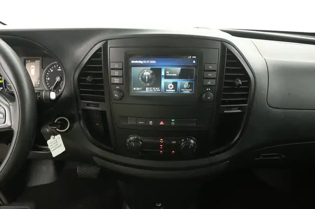 Mercedes-Benz Vito view 11