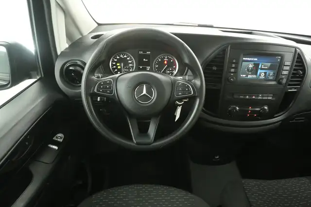 Mercedes-Benz Vito view 2