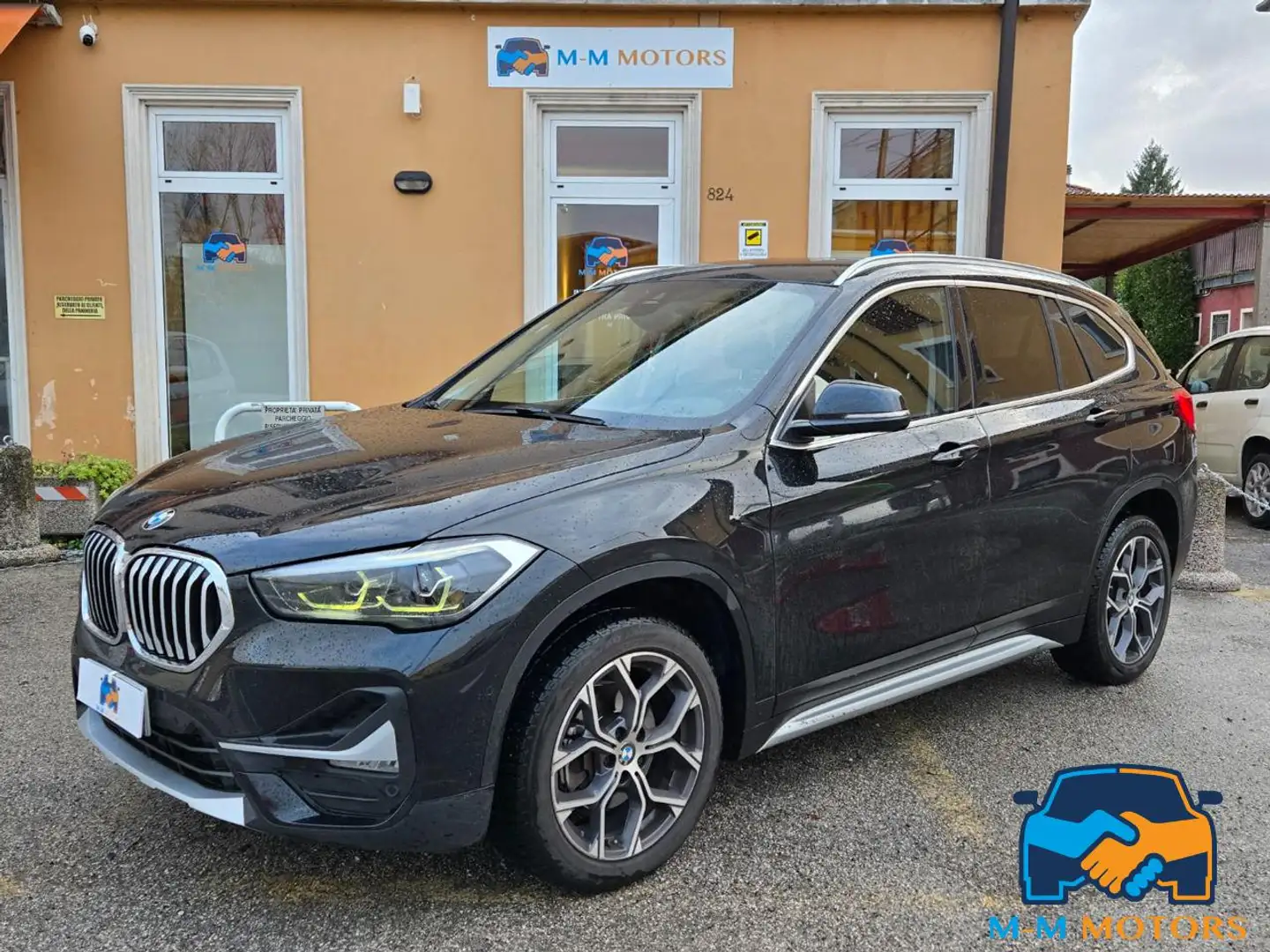 BMW X1 sDrive18d xLine Noir - 1