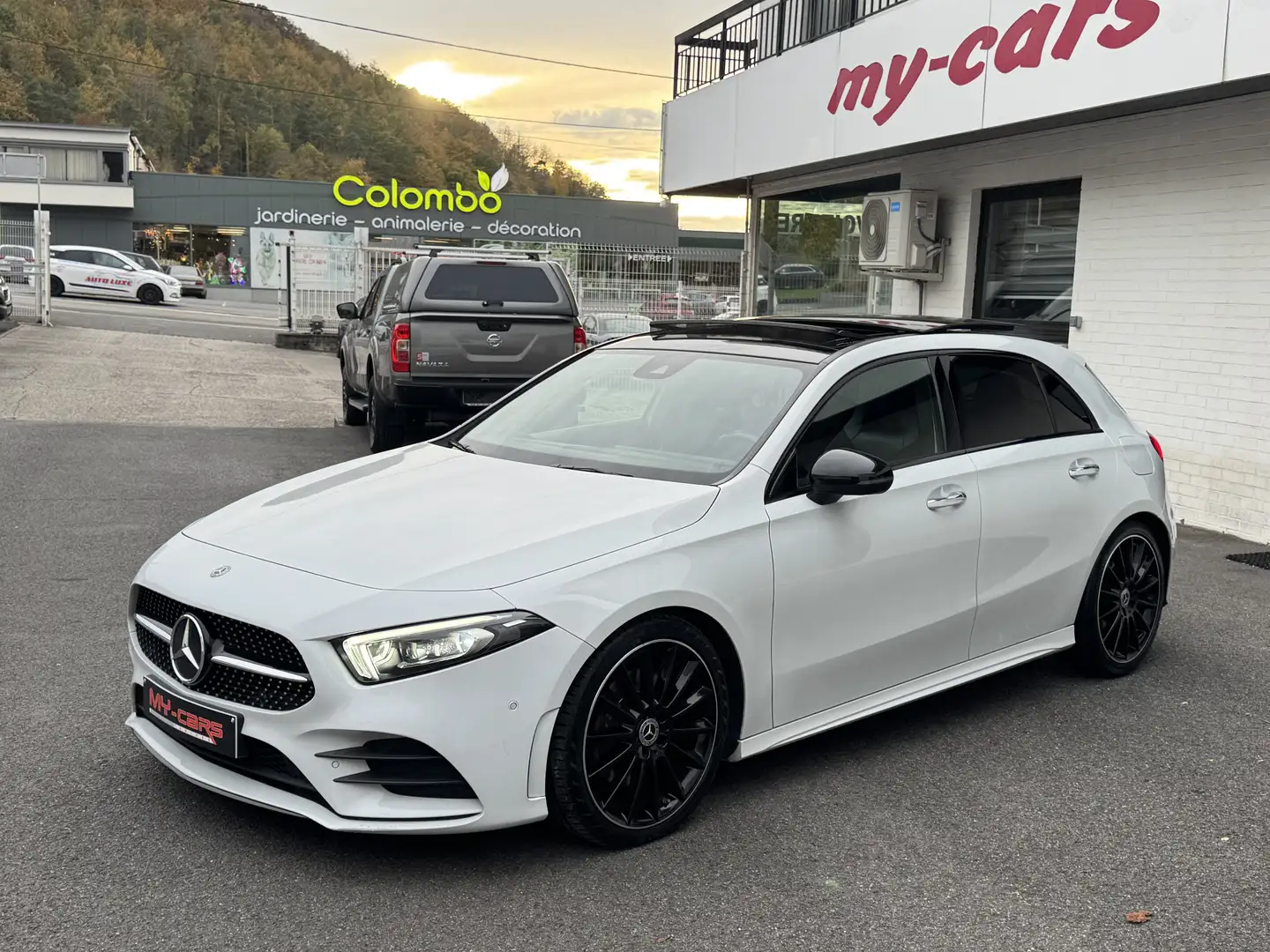 Mercedes-Benz A 220 CDI PACK AMG BOITE AUTO PANO GPS CUIR XÉNON Blanc - 1