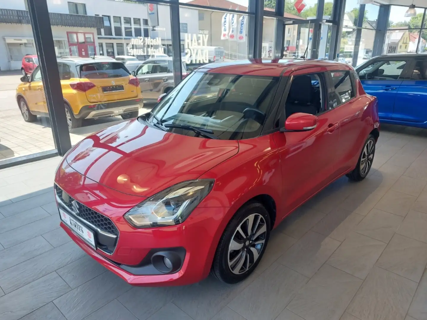 Suzuki Swift Comfort+ 1.0 Boosterjet Kam SHZ Nav LED Rood - 2