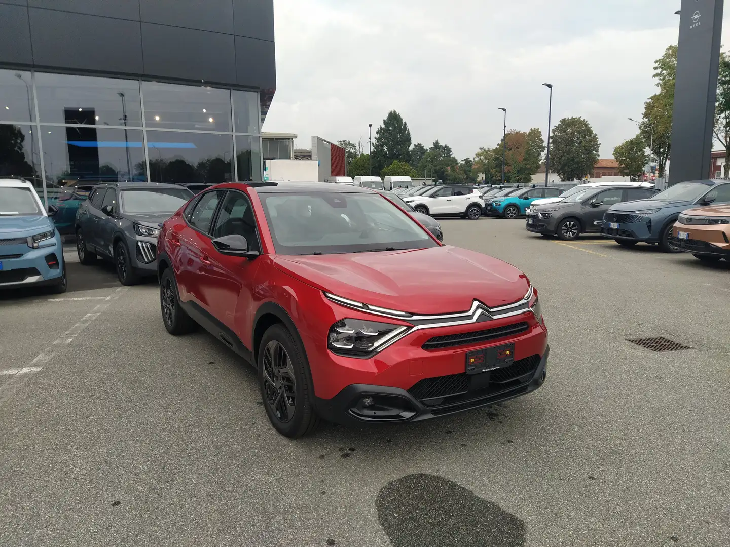 Citroen C4 X 1.2 Hybrid 136cv e-DCS6 PLUS KM ZERO Rouge - 1